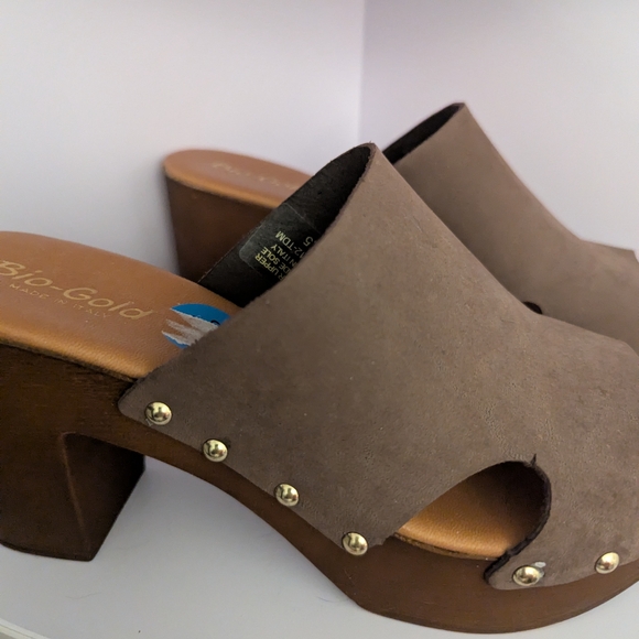 Elegant Brown Studded Mules - Picture 2 of 6